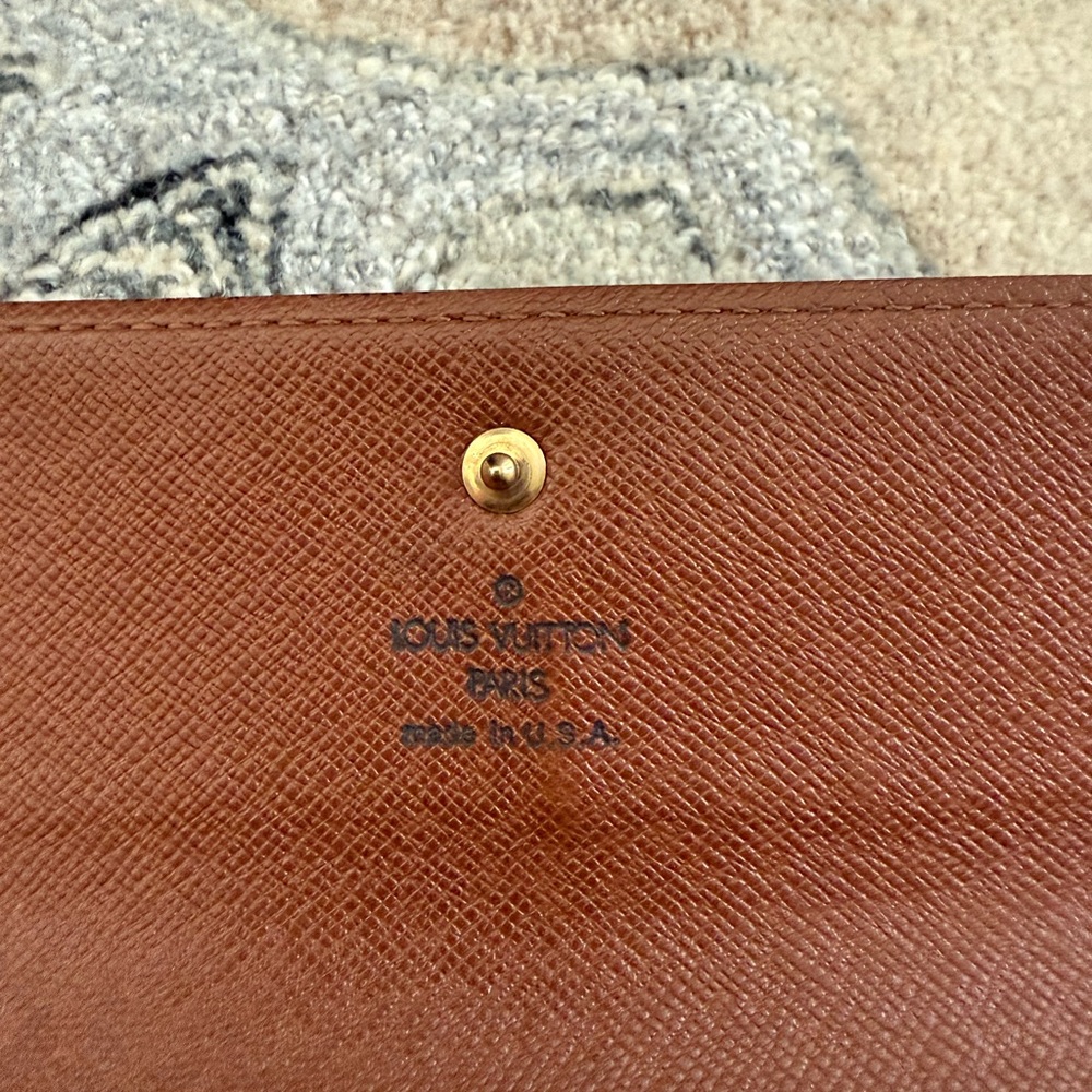 Louis Vuitton Monogram Wallet - Picture 5 of 7